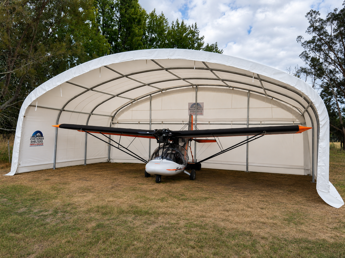 Free-standing microlight hangar shelter